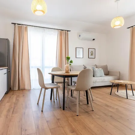 Lubava Z Garazem Podziemnym I Klimatyzacja, Netflix, Tv55', Winda * Lubawa