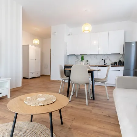 Lubava Z Garazem Podziemnym I Klimatyzacja, Netflix, Tv55', Winda Apartment