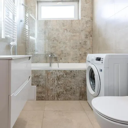 Lubava Z Garazem Podziemnym I Klimatyzacja, Netflix, Tv55', Winda